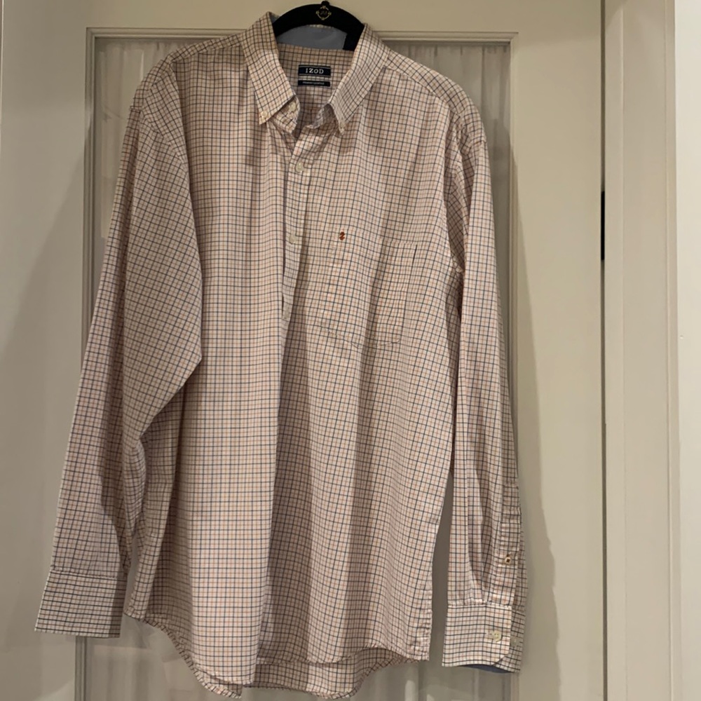 Mens Izod long sleeved button down collar shirt.